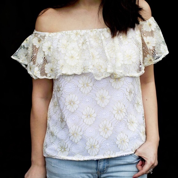 🔥Sale🔥Now available! Off the shoulder🌻tee - Picture 3 of 5